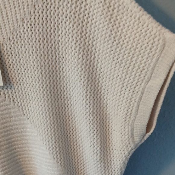 NWT Barefoot Dreams Cream Crew Neck Sweater Size S - Picture 3 of 6